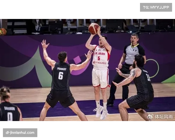伊朗队全场命中12三分 篮板球净胜15个